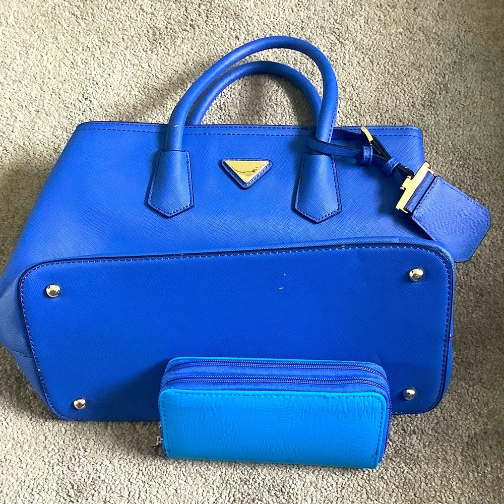 Blue Women’s Bag with Blue Wristlet Wallet
